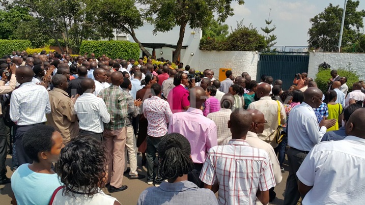 Urwo rugi rw'bururunirwo rwinjiriro rw'ambasade y'u Bwongeleza mu Rwanda.