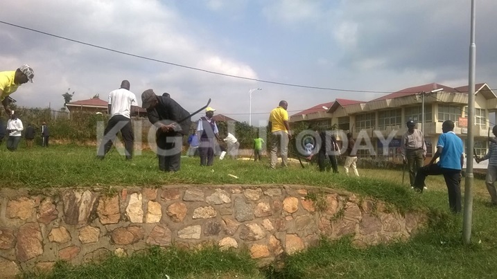 Umuganda mu karere ka Nyamagabe watangiye hakiri kare.