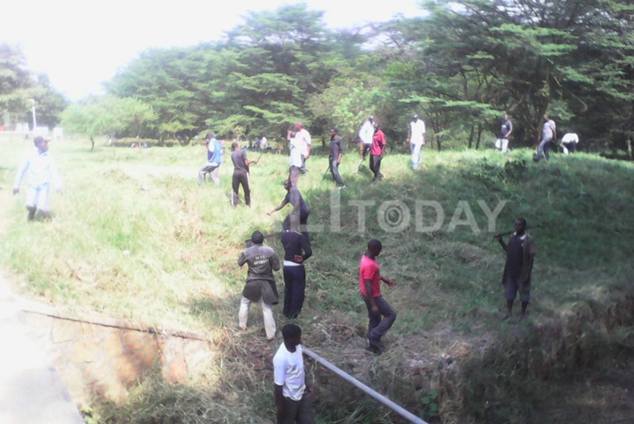 Abatuage mu gikorwa cy'umuganda mu karere ka Nyagatare.