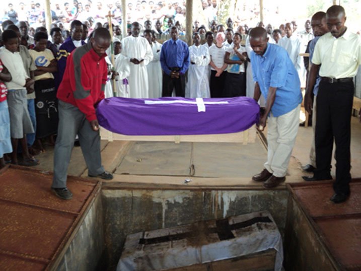 I Muhanga bagiye kwimurira imibiri y'abazize Jenoside mu nzibutso nkeya ariko zizaba zitunganyijwe neza.