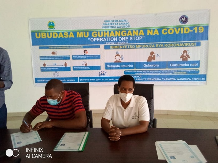 Mu Murenge wa Gisozi na ho Abayobozi b'utugari basinyanye imihigo n'ab'imidugudu