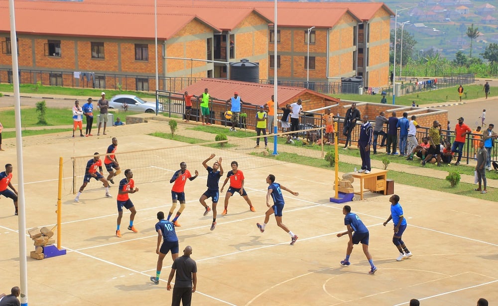 Iyi mikino irimo kubera mu Mudugudu wa Rwanco mu Busanza ahaherutse gutuzwa abaturage bimuwe muri Kangondo
