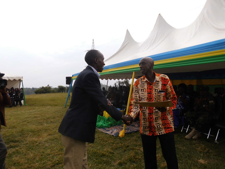 Imirenge itatu yitwaye neza yahawe amashimwe.