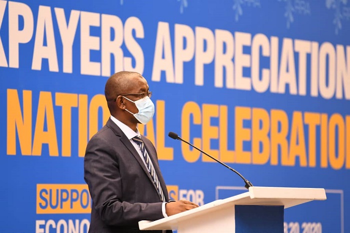Komiseri Mukuru wa Rwanda Revenue Authority asobanura imisoro yatanzwe mu mwaka ushize wa 2019/2020 ndetse n'iyo mu gihembwe cya mbere cy'uyu mwaka wa 2020/2021