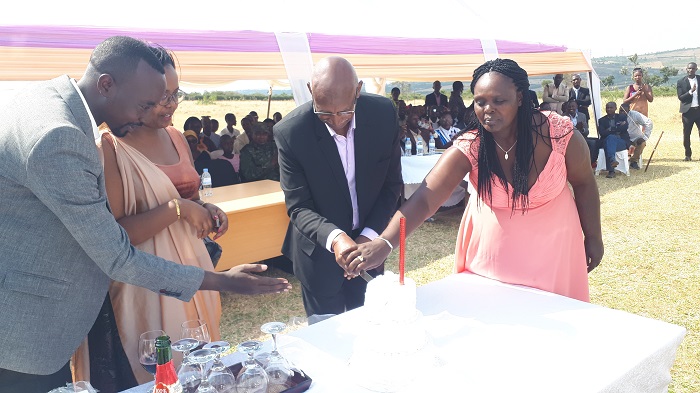 Umutsima wakaswe mu kwishimira icyo gikorwa