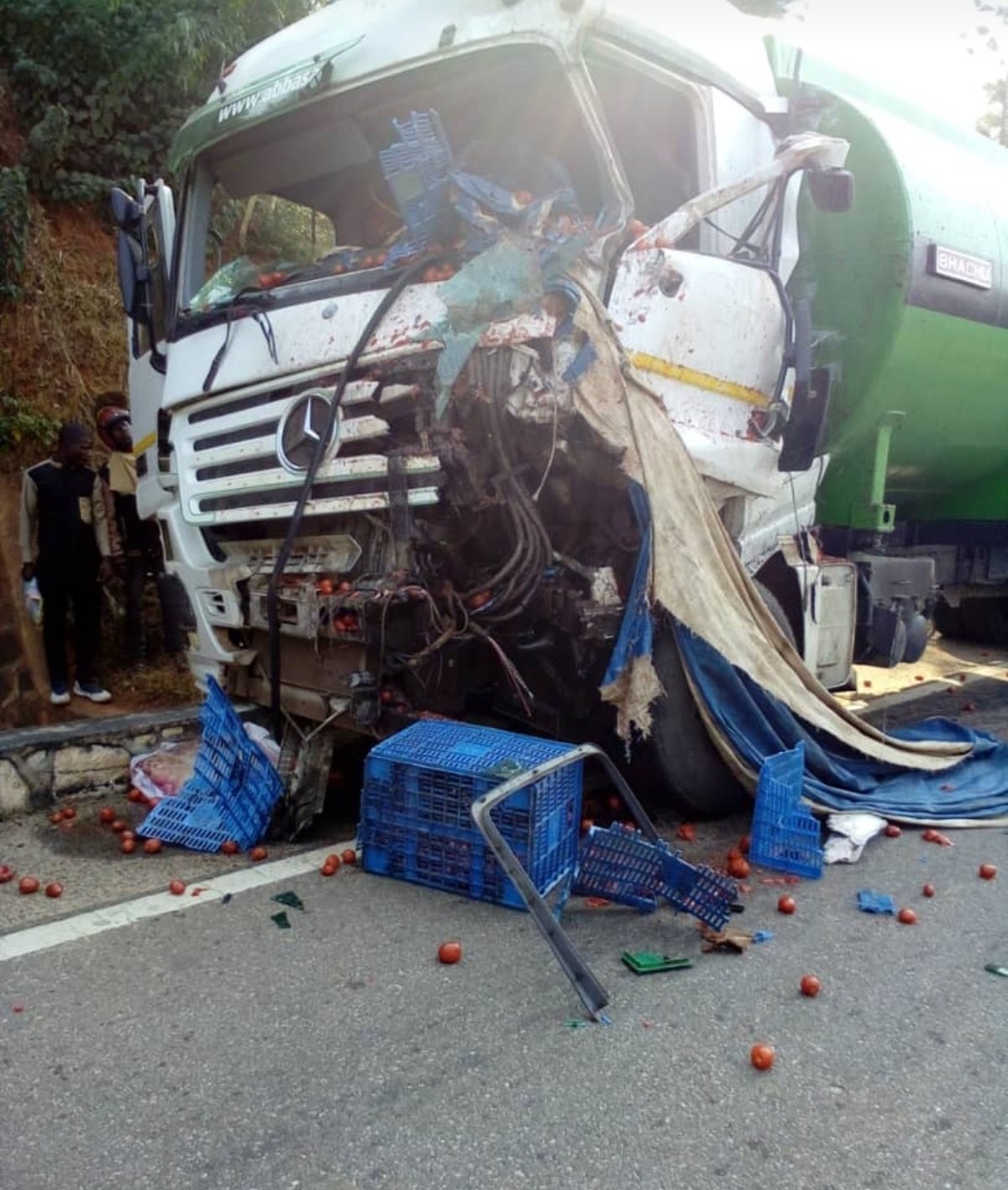 Imodoka yari itwaye ibikomoka kuri peteroli nayo yangiritse