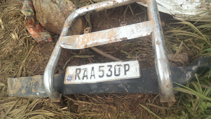 Imodoka yashwanyaguritse ibipande bijya ukwabyo buri kimwe 