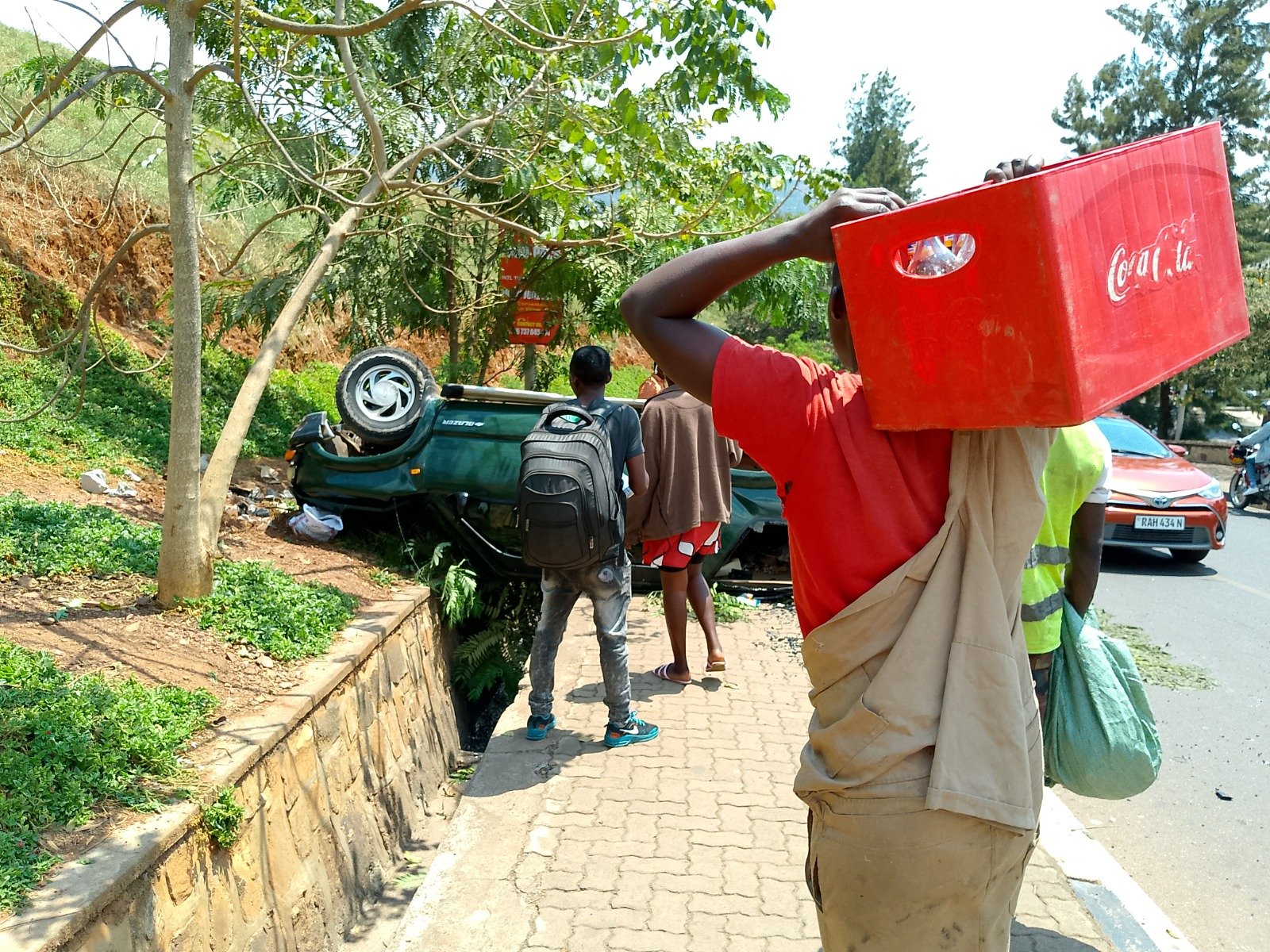 Yangiritse cyane ariko nta muntu wari urimo, nta n'uwo yagwiriye