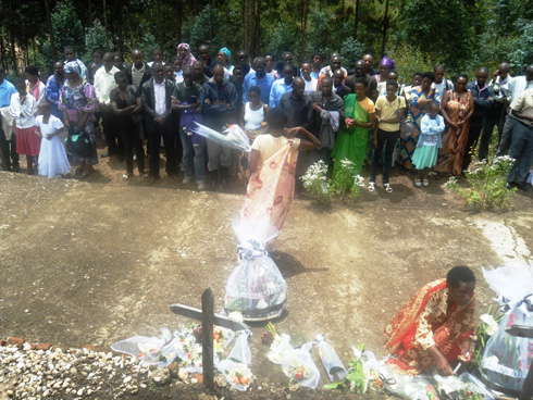 Uwo muhango witabiriwe ahanini n'abafite ababo baguye muri iyo mpanuka.