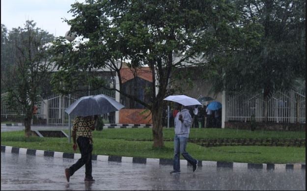 Imvura nyinshi n'umuyaga biribasira tumwe mu turere – Meteo - Kigali Today