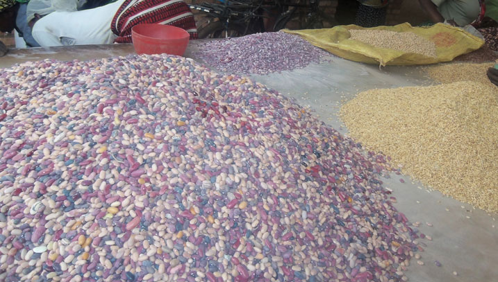 Kwiga gusoma, kwandika no kubara byatumye Nkundimana afunguka mu mutwe atangira ubucuruzi bw