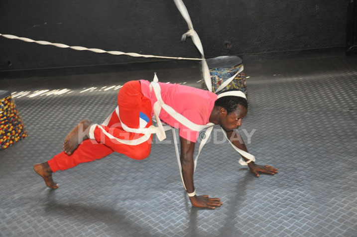Imyiteguro ya Mashirika yari inogeye ijisho. Uyu ni umwe mu bakinnyi babo.