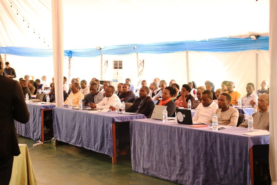 Urubyiruko rusabwa kutaremererwa na Diplome ngo runanirwe gukora ibyaruteza imbere 