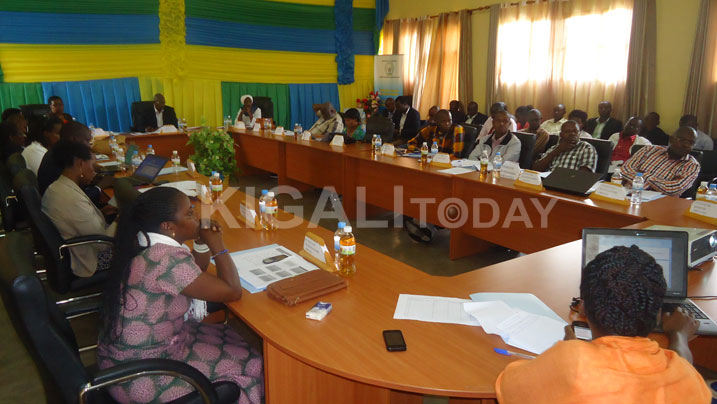 Inama Njyanama y'Akarere ka Nyanza ifite impungenge ko mu minsi iri mbere muri ako karere hazabura imiti kubera ikibazo cy'amadeni.