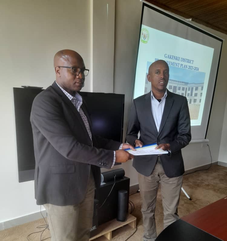 Mugwiza ashyikiriza Umunyamabanga Nshingwabikorwa w