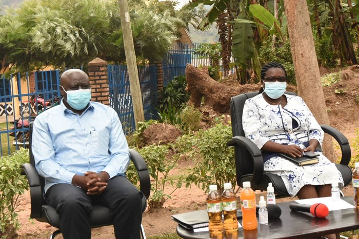 Guverineri CG Emmanuel K. Gasana na Nyirarugero muri iyo nama
