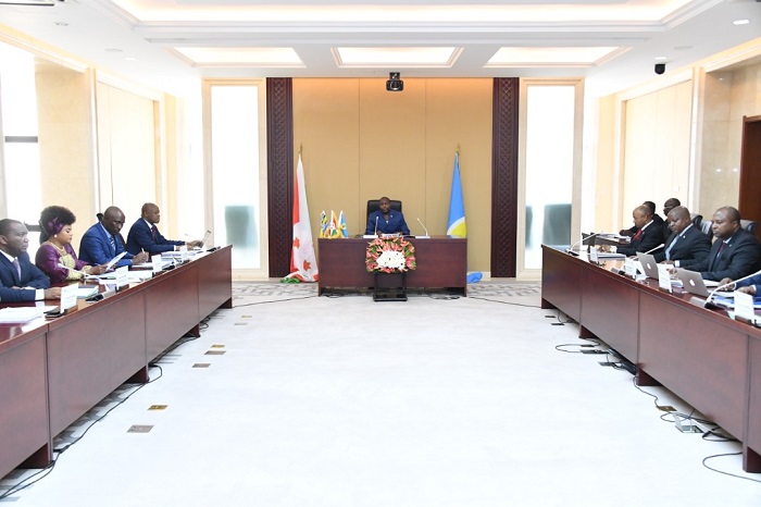 Perezida Evariste Ndayishimiye w'u Burundi ntiyitabiriye ubutumire ahubwo we yari ayoboye inama y'abaminisitiri
