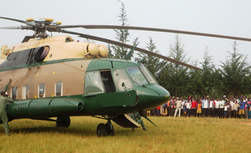 Abenshi ni ubwa mbere bari babonye indege itari mu kirere.