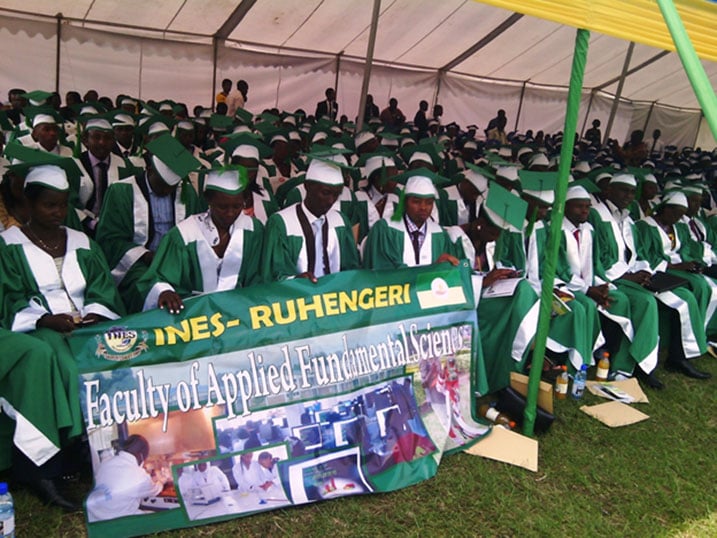 Abarangije 51% ni igitsina gore.