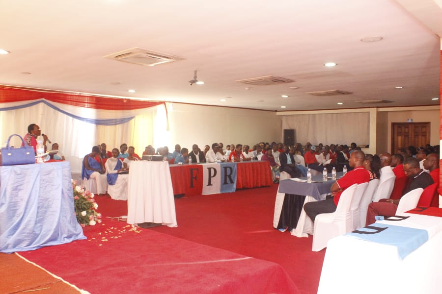 Ingabire aganiriza abagize urugaga rw'abagore rushamikiye kuri FPR Inkotanyi b'i Kinyinya