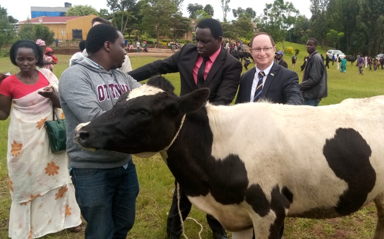 Amb. Ron kandi yatanze inka 20