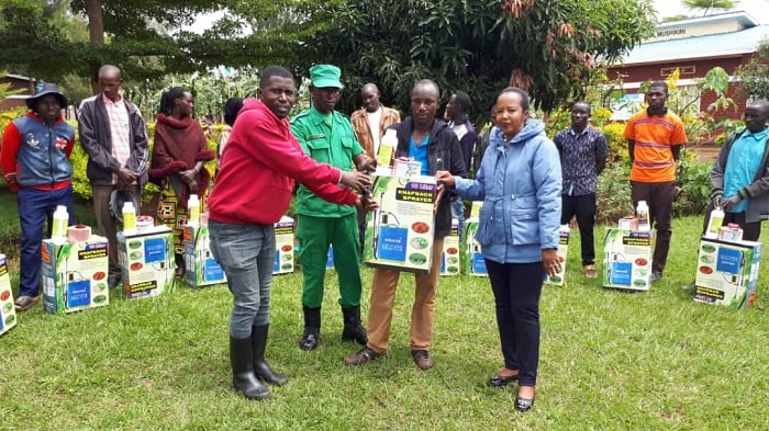 Aborozi ba Kirehe banahawe amapompo yo koza inka ndetse n