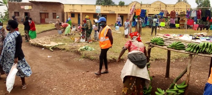 No mu masoko bageramo bafasha abaturage kwirinda COVID-19