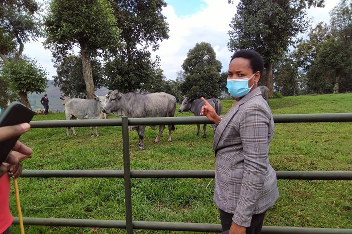 Minisitiri w'Urubyiruko n'Umuco Rosemary Mbabazi na we yasuye izo nka