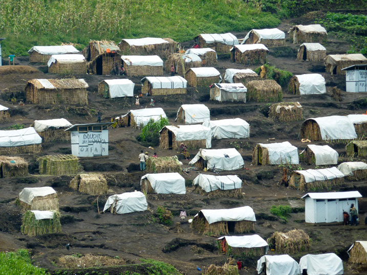 Inkambi ziri muri Masisi zibarizwamo abanyarwanda bafashwa na Oxfam.