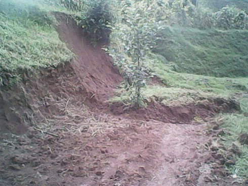 Inkangu itwara ubutaka bwera.