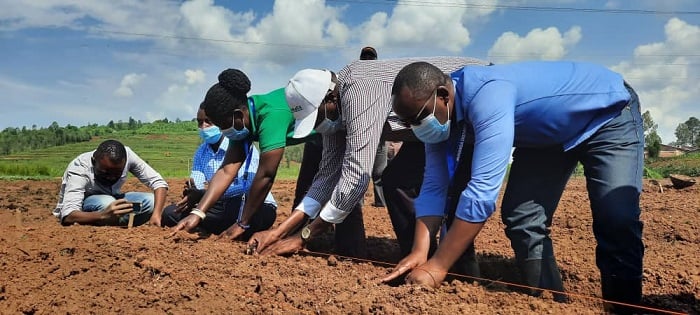 Abayobozi batandukanye mu gikorwa cyo gutera inkeri