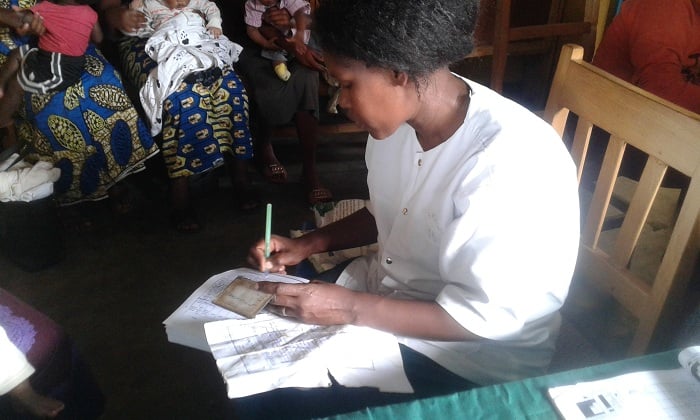 Uje gukingiza umwana abanza kwandikwa umwirondoro