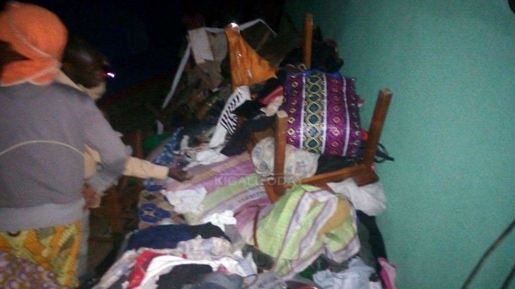 Abaturage batabaye babasha gukura bimwe mu bikoresho mu nzu 
