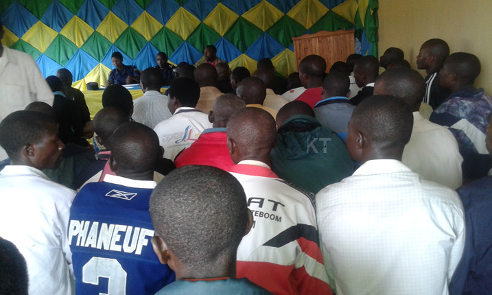 Inspector Deo Mutabaruka yasabye abayobozi mu midugudu gukora nk'ikipe imwe