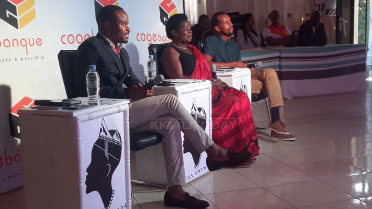Mike Karangwa, Turatsinze Glycerie na Rwabigwi Gilbert bari bagize akanama nkemurampaka. Uyu mugore wicaye hagati avuka mu majyaruguru mu murenge wa Busogo muri Musanze