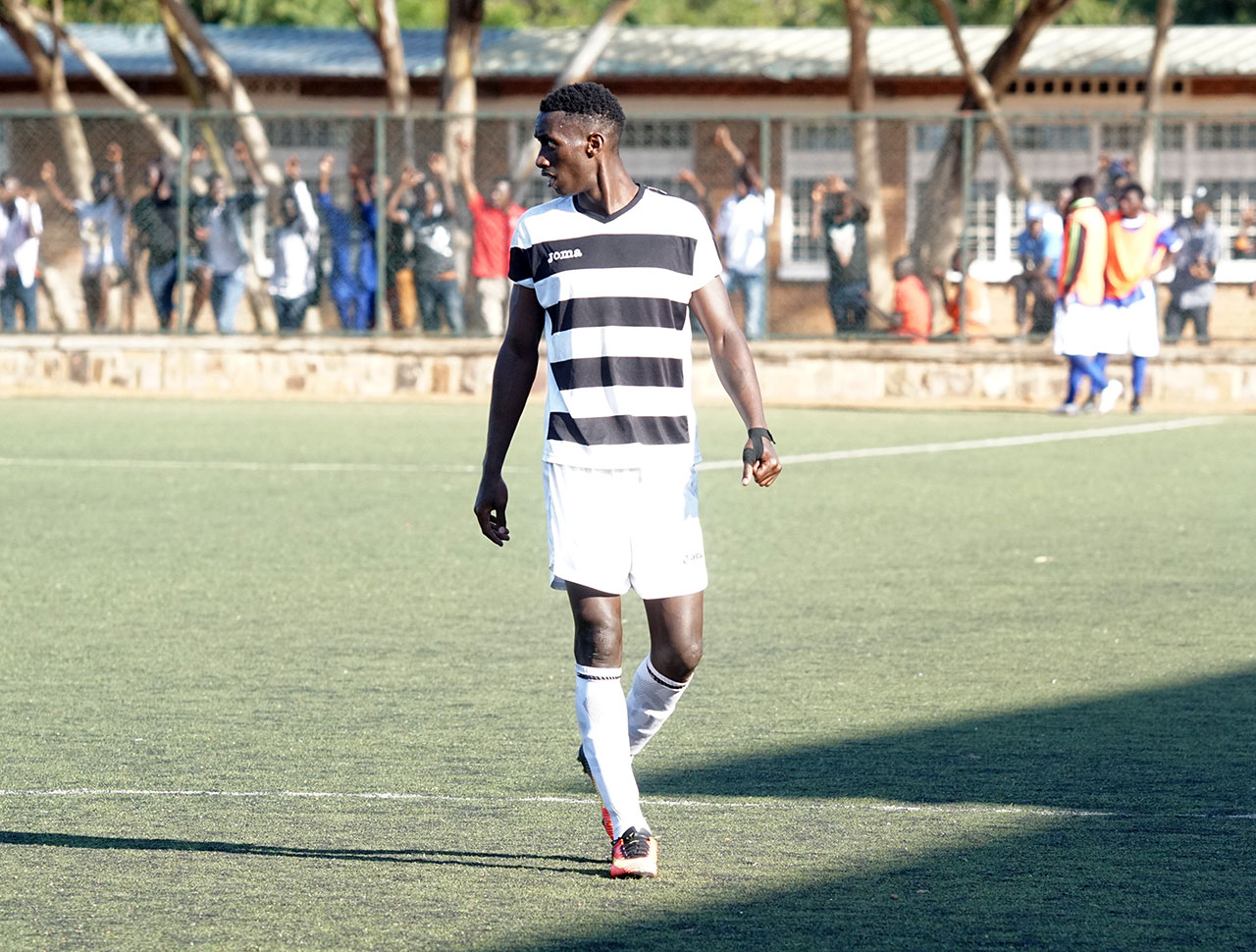 Mugunga Yves ukinira Intare, niwe ufite ibitego byinshi muri Shampiona y