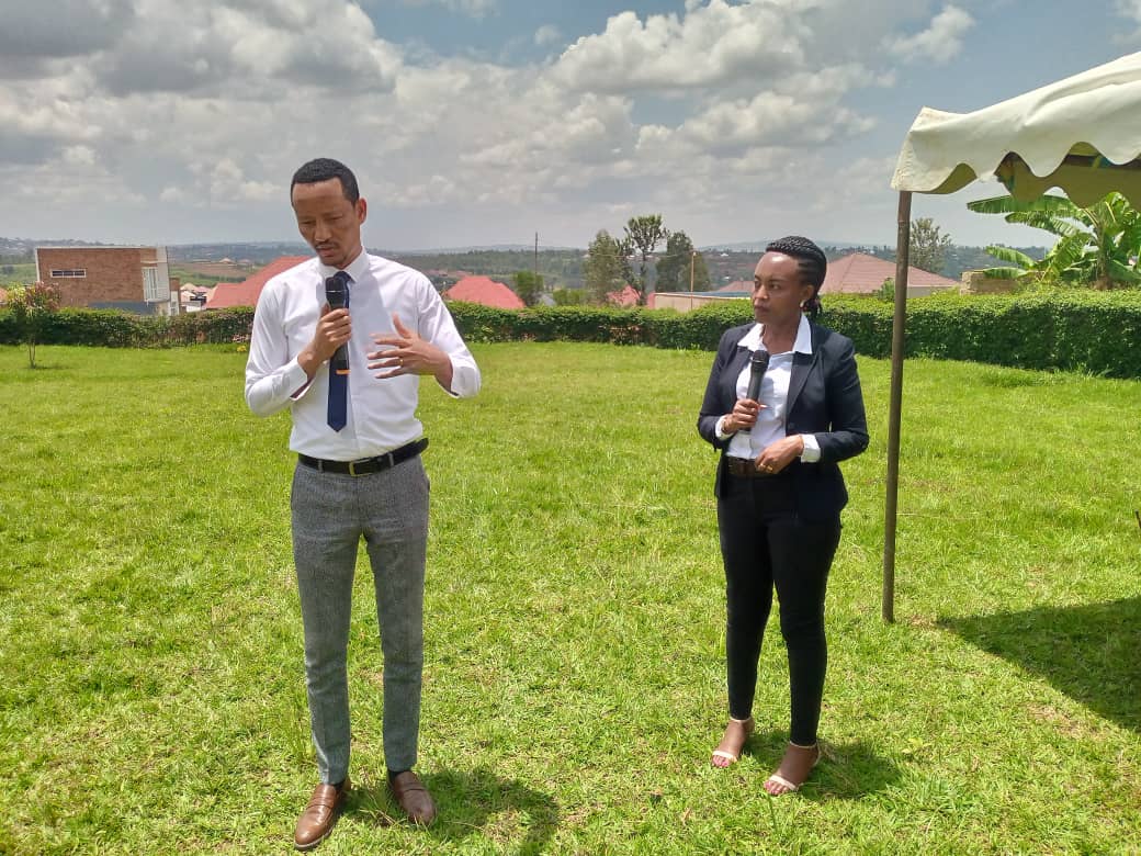 Abakozi ba Interpeace muri Ethiopia no mu Rwanda babaganiriza