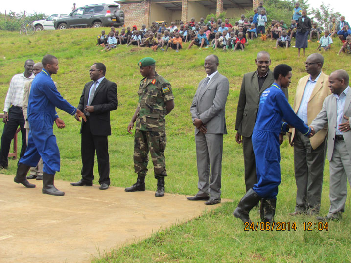 Abayobozi batandukanye bitabiriye umuhango wo gusoza urugerero mu karere ka Rulindo.
