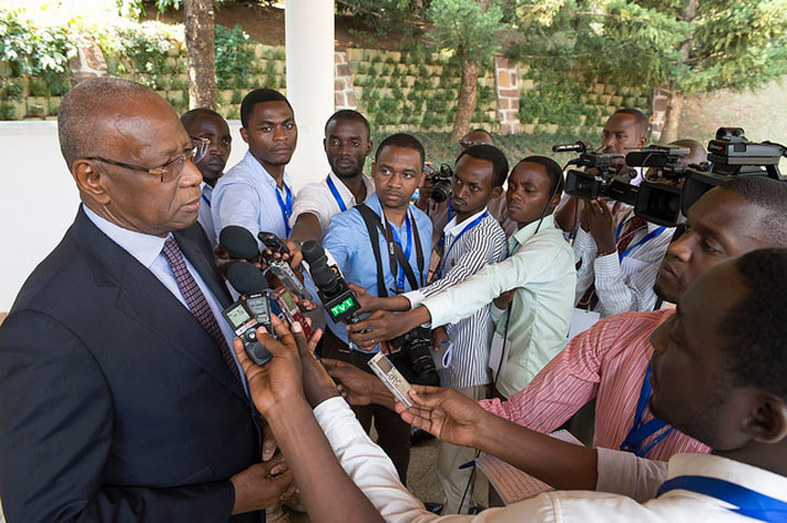 Intumwa yihariye ya Loni muri Afurika yo Hagati, Abdoulaye Bathily, aganira n'abanyamakuru.