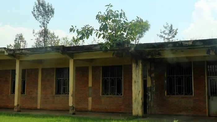 Izi nyubako zari gukorerwamo n'icyahoze ari Akarere ka Bugarura