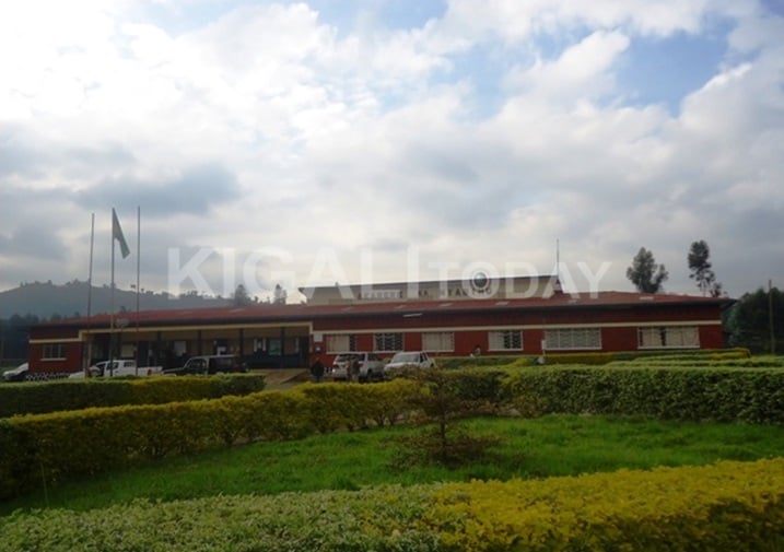 Inyubako akarere ka Nyabihu gasanzwe gakoreramo ishaje izasenywa hubakwe igezweho,ifite ibiro bihagije abakozi kandi ijyanye n'igishushanyo cy'umujyi.