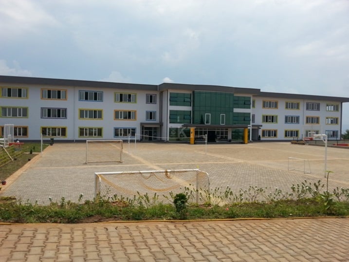 Inyubako ya HOPE ACADEMY.