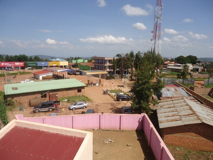 Inyinshi mu nyubako z'Umujyi wa Byumba zirashaje kandi ntizijyanye n'igihe.