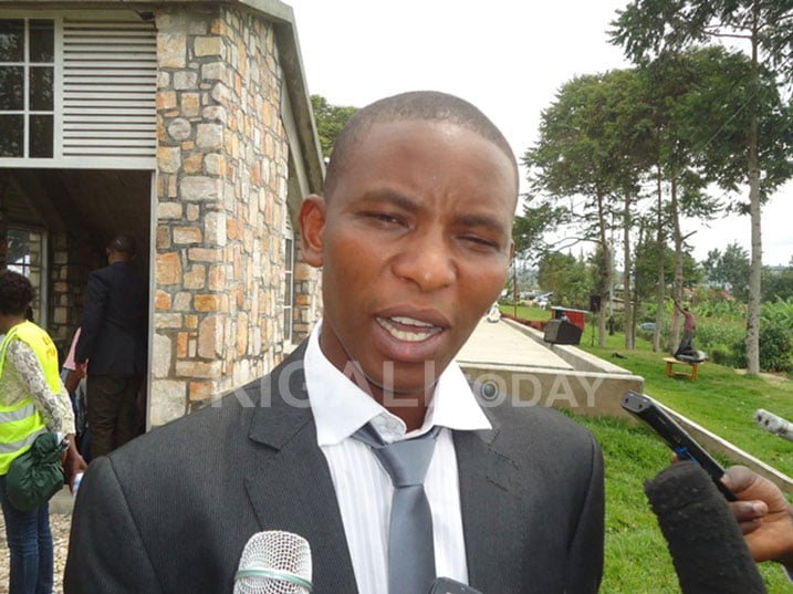 Gasangwa avuga ko kuba barafunze amazi yajyaga mu biro bya Komine Ntongwe byatumye abatutsi benshi bari barahajyanywe bapfa. Inyuma ye hari urwibutso rushyinguyemo imibiri ibihumbi 60 kandi abenshi baguye ku biro bya Komine Ntongwe.
