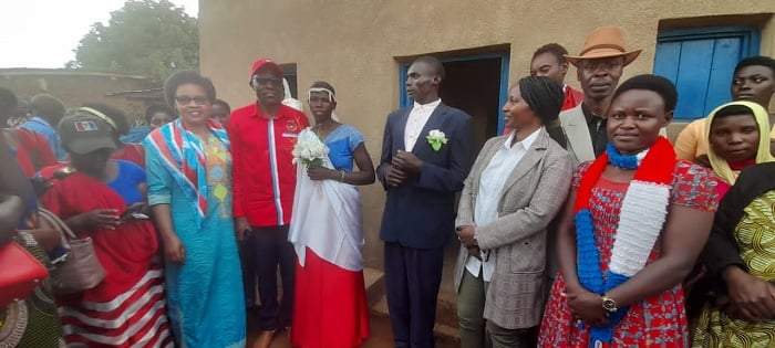 Abahawe inzu bahise banasezerana