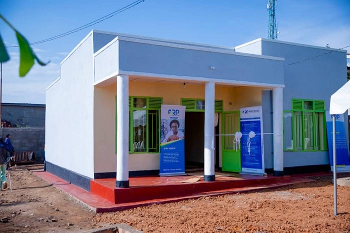 Inzu nshya Mukandengo yubakiwe