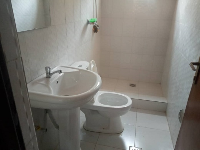 Ubwiherero n'ubwogero byose biri mu nzu