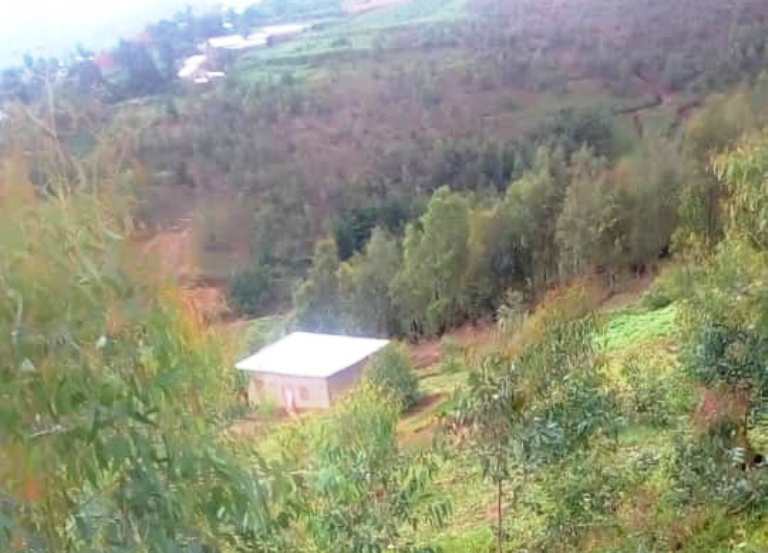 Iyi nzu yubatse nyuma y'uko Bigirimana we yari yarabujijwe kubaka