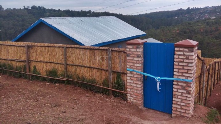 Inzu Séraphine Mukandanga akesha mituweri ya Kaminuza.
