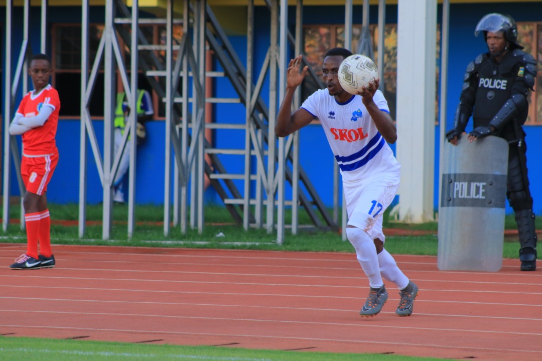 Eric Irambona watanze umupira wavuyemo igitego ku mukino wa Police Fc, azafata umwanya wa Eric Rutanga